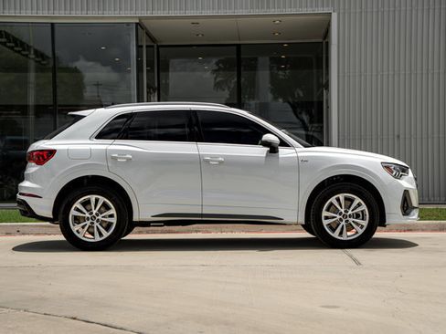 Certified 2025 Audi Q3 2.0T Premium image 4