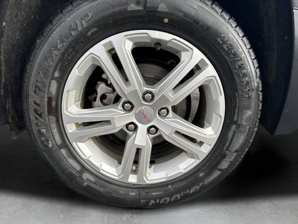 Used 2024 GMC Terrain SLE AWD/4WD image 14