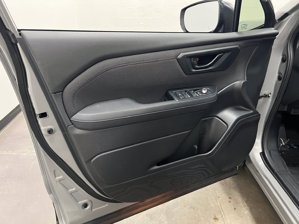 Used 2025 Subaru Forester Premium AWD/4WD image 11