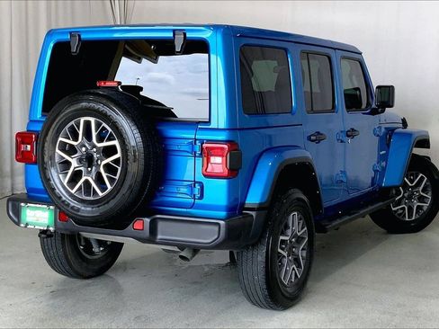 Used 2024 Jeep Wrangler Unlimited Sahara AWD/4WD image 13