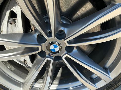 Used 2016 BMW 750i xDrive image 27