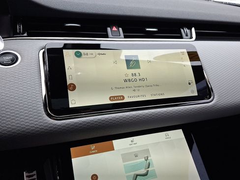 Used 2022 Land Rover Range Rover Evoque R-Dynamic S image 17