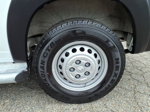 Used 2025 RAM ProMaster 2500 w/ U-Haul Equipment Group FWD image 12