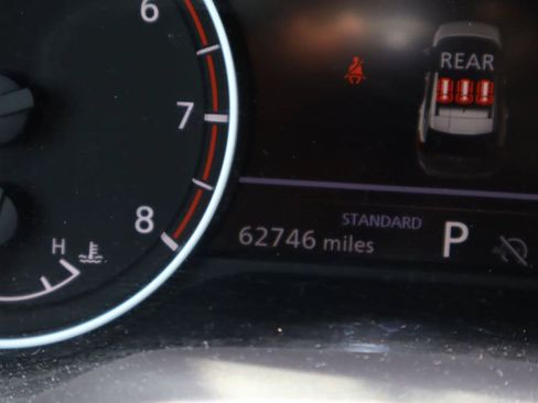 Used 2024 Nissan Rogue SV FWD image 10