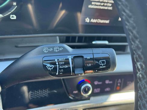 Used 2023 Kia Sportage EX image 23