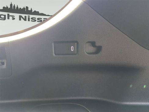 Used 2023 Cadillac Escalade ESV Premium Luxury AWD/4WD image 33