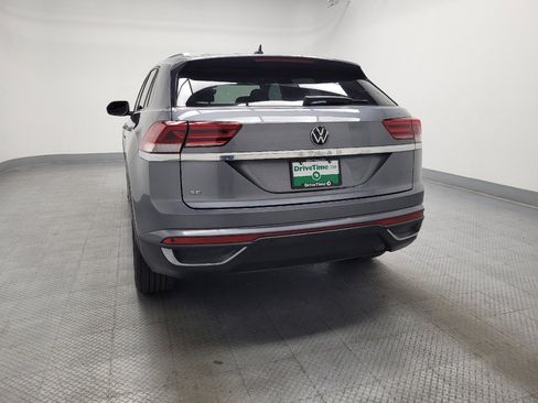 Used 2020 Volkswagen Atlas Cross Sport SE image 6