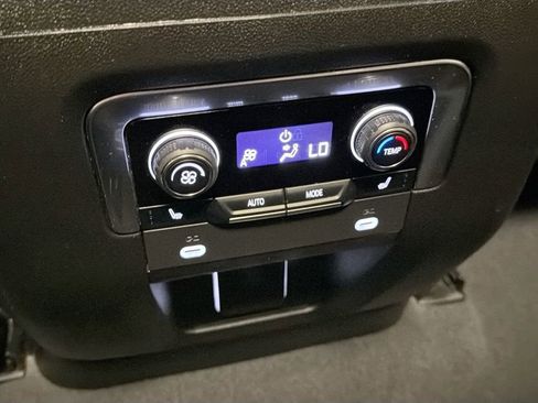 Used 2023 Chevrolet Suburban High Country AWD/4WD image 30