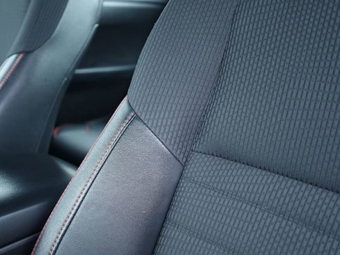 Used 2017 Toyota Camry SE image 25