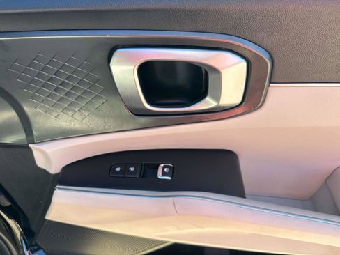 Used 2022 Kia Sorento S image 15