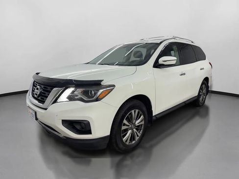 Used 2018 Nissan Pathfinder S image 4