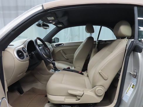 Used 2016 Volkswagen Beetle 1.8T SE image 9