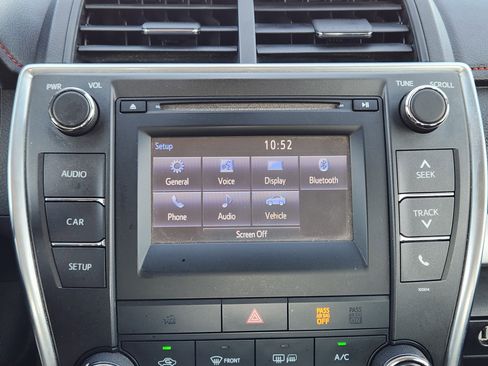 Used 2017 Toyota Camry SE image 17