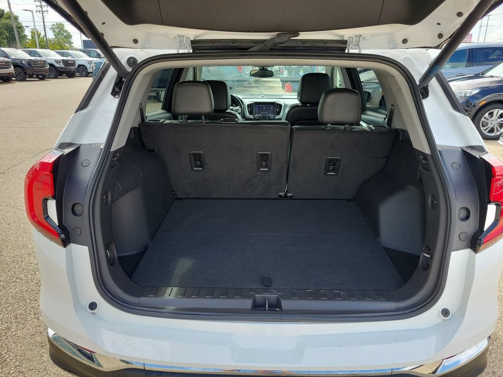 Used 2024 GMC Terrain SLT FWD image 8