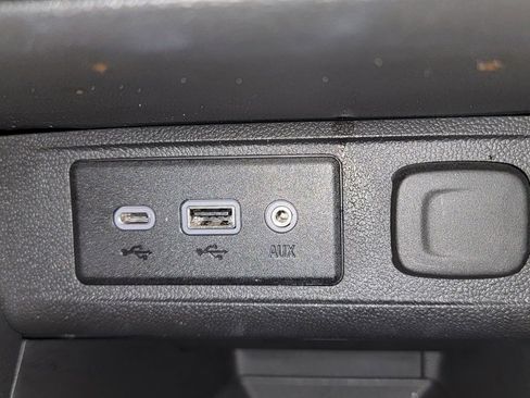 Used 2021 Buick Encore GX Select image 23