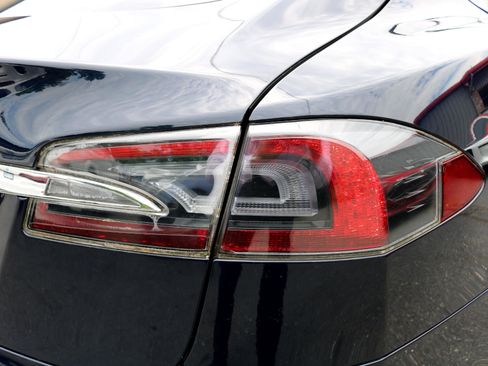 Used 2013 Tesla Model S image 10