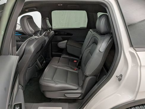 Certified 2024 Lincoln Nautilus Premier w/ Jet Appearance Package AWD/4WD image 18