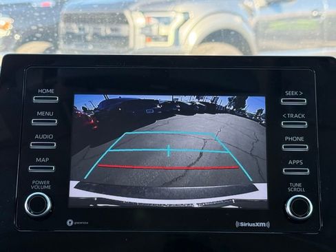 Used 2024 Toyota Camry SE image 32