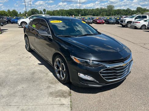 Used 2021 Chevrolet Malibu LT FWD image 3