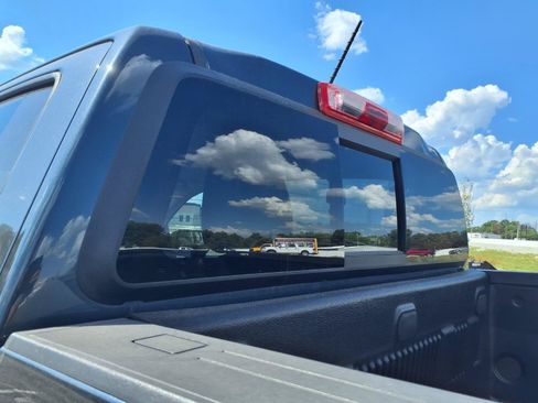 Used 2020 Chevrolet Colorado Z71 AWD/4WD image 26