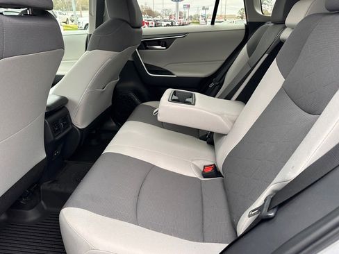 Used 2025 Toyota RAV4 XLE image 12