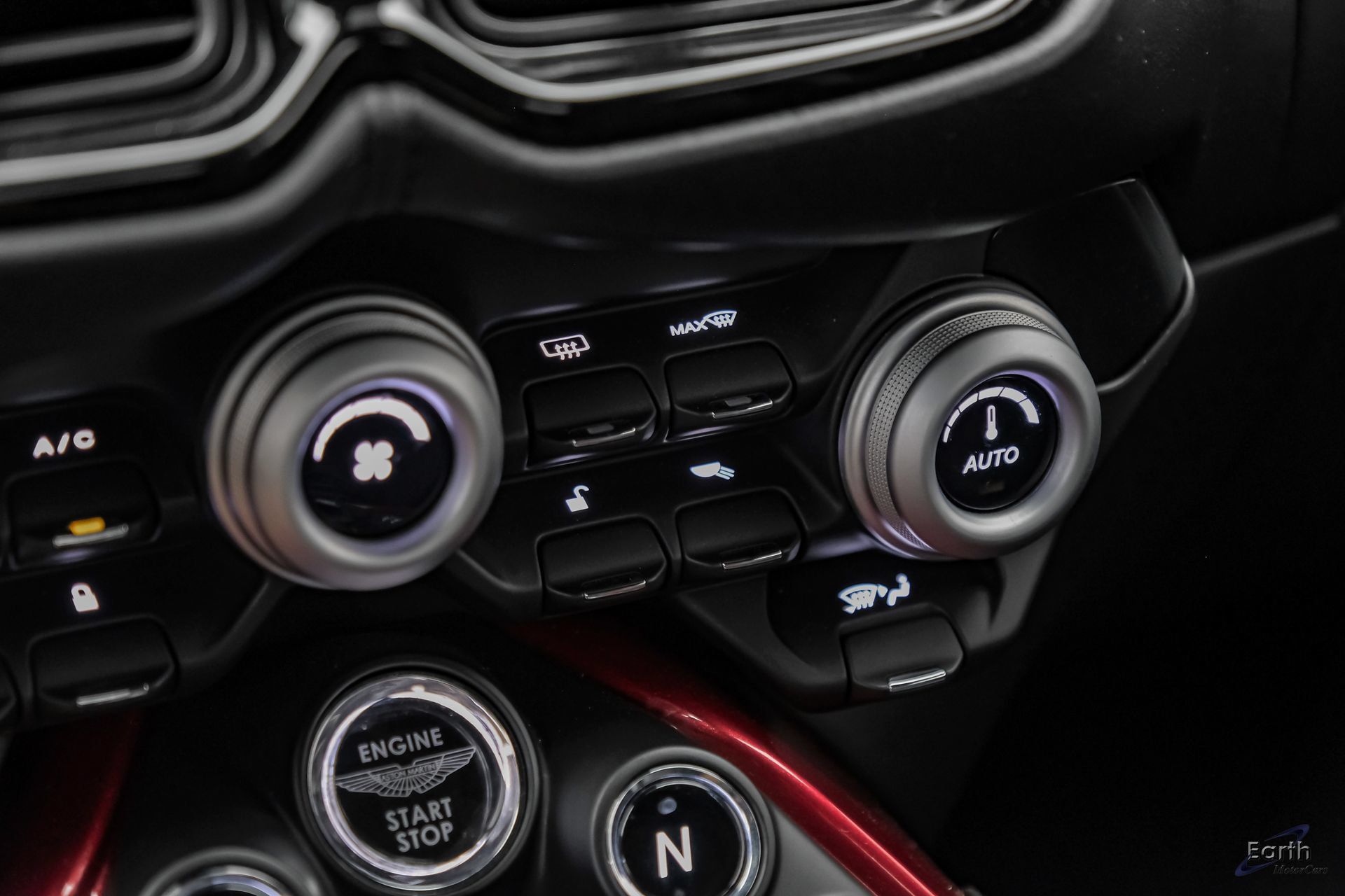 Used 2019 Aston Martin V8 Vantage Coupe RWD image 73