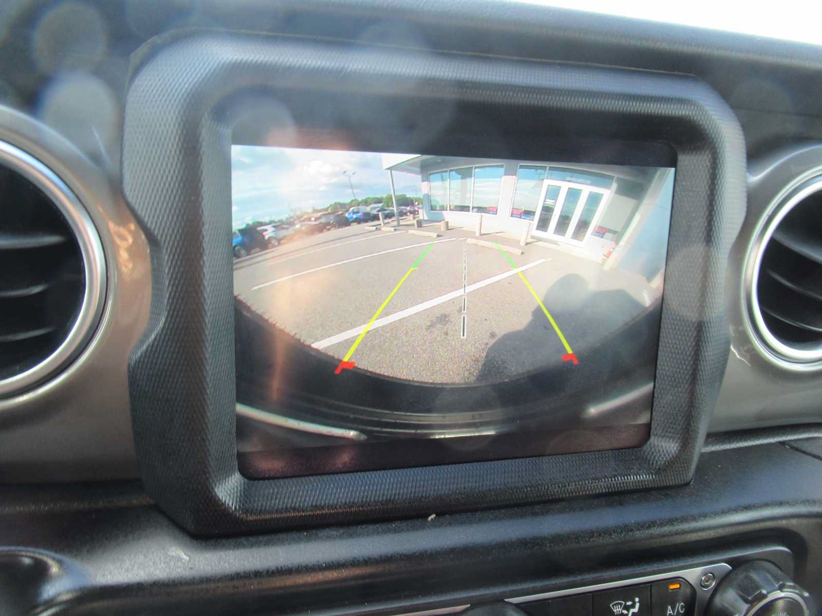 Used 2022 Jeep Wrangler Unlimited Sahara w/ Cold Weather Group AWD/4WD image 22
