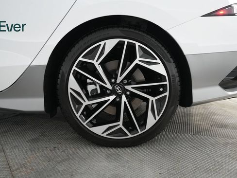 Used 2025 Hyundai Ioniq 6 SEL RWD image 9