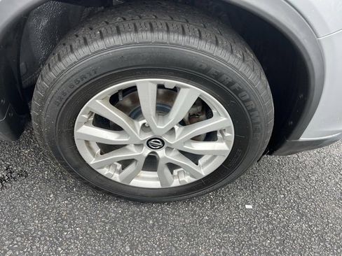 Used 2019 Nissan Rogue SV image 26