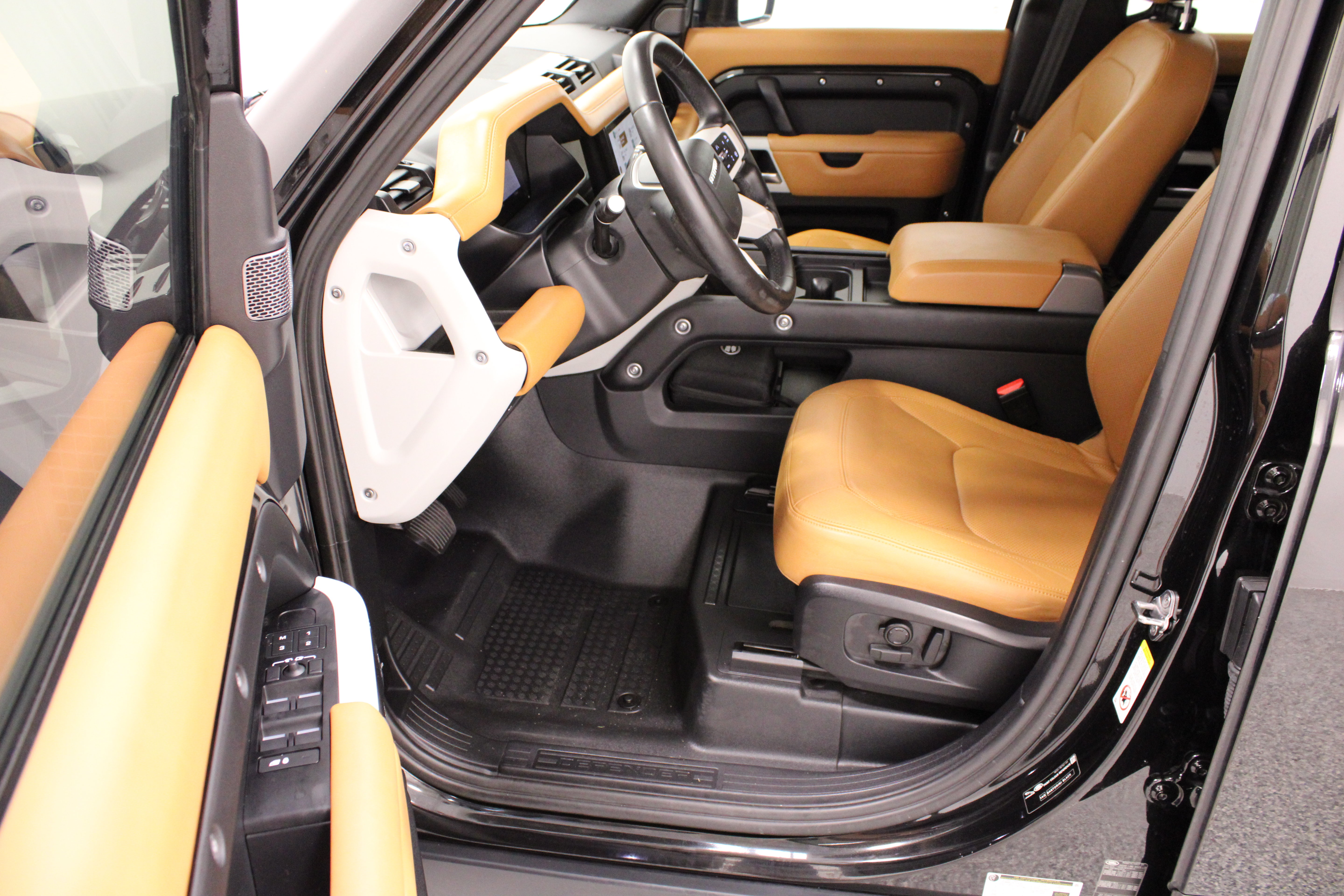 Used 2024 Land Rover Defender 110 S AWD/4WD image 14
