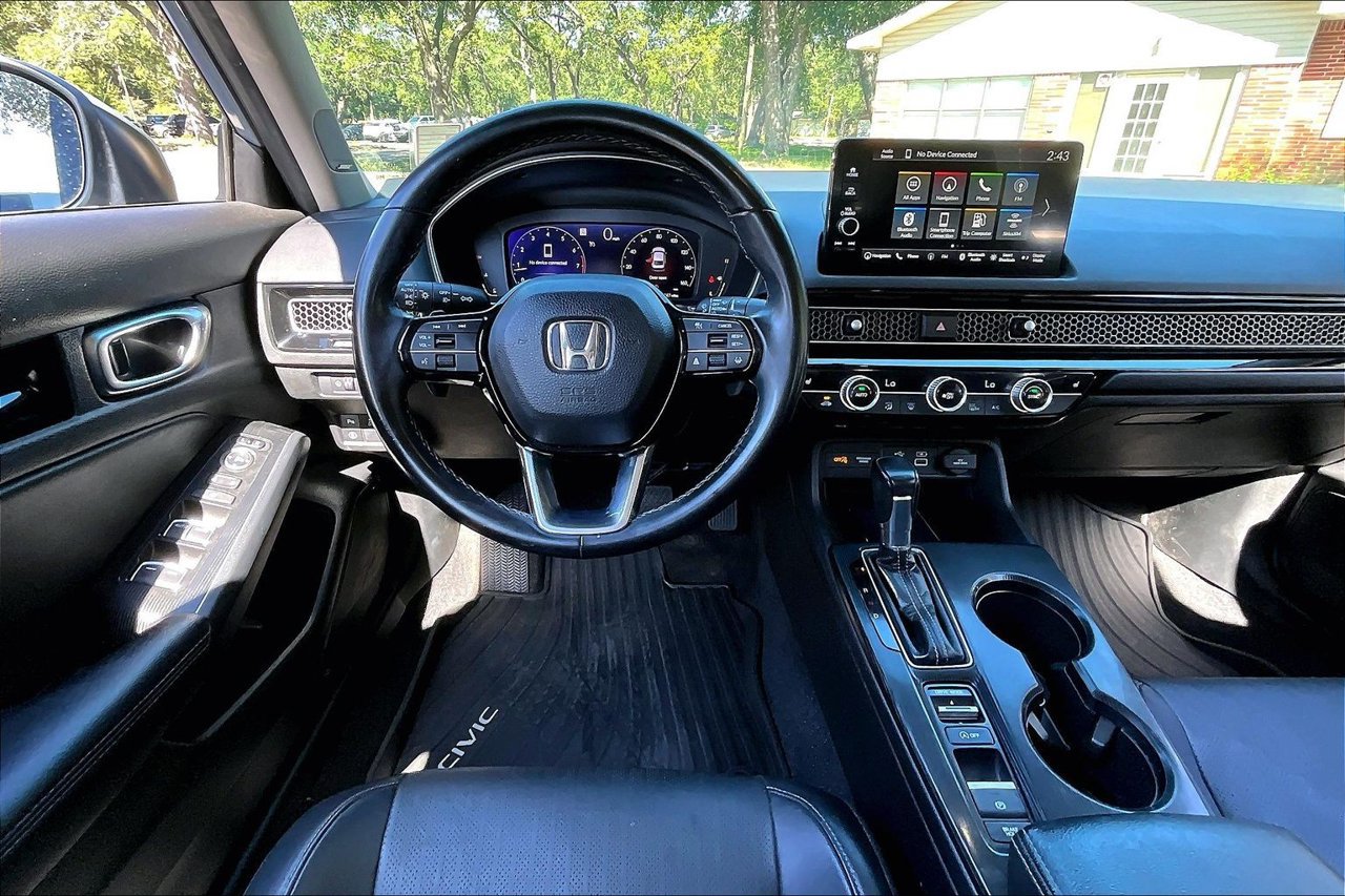 Used 2022 Honda Civic Touring image 8