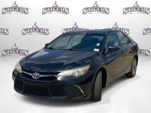 Used 2015 Toyota Camry SE FWD image 3