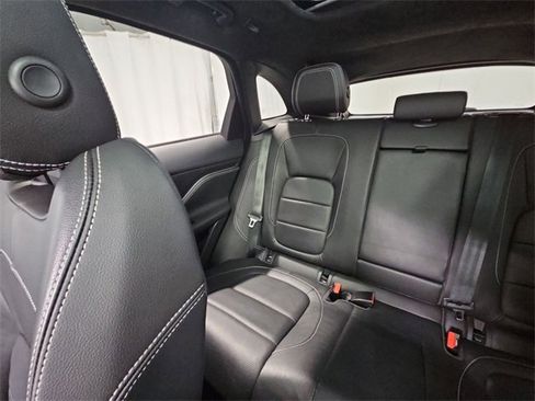Used 2020 Jaguar F-PACE R-Sport image 12