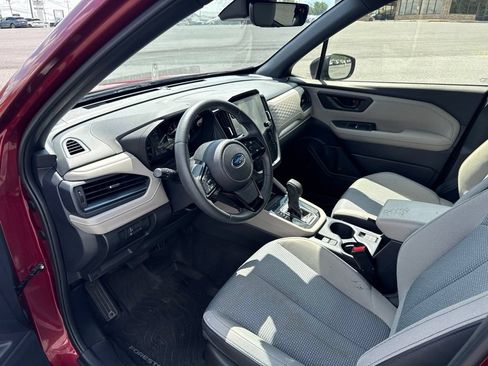Used 2025 Subaru Forester Premium AWD/4WD image 9