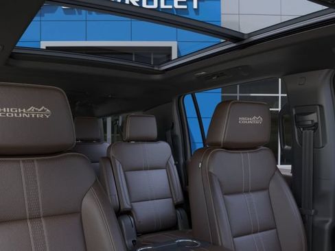 New 2026 Chevrolet Suburban High Country w/ Sun And Tow Package AWD/4WD image 25