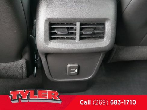 Used 2021 Chevrolet Equinox LT FWD image 42