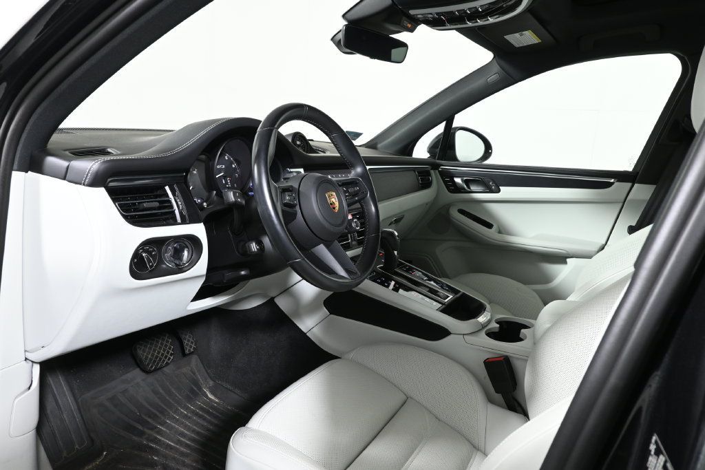 Used 2024 Porsche Macan GTS AWD/4WD image 4