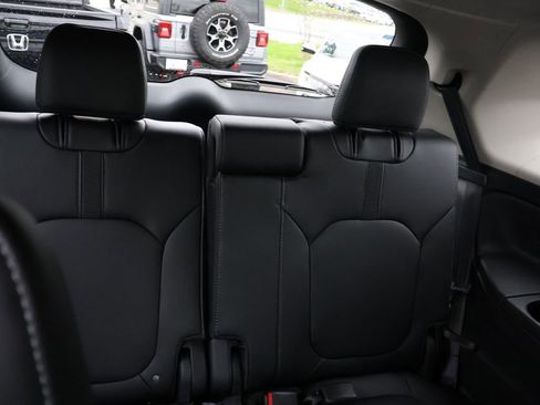 Certified 2025 Honda Pilot EX-L image 13