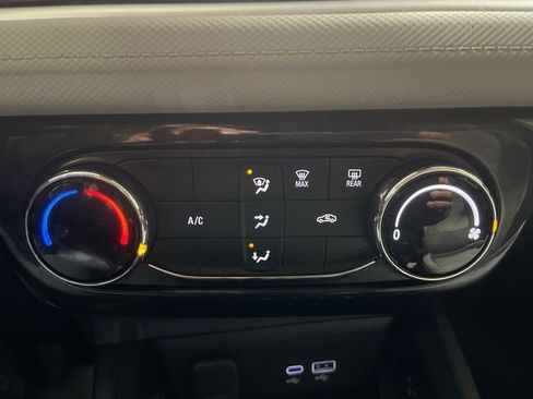 Used 2025 Chevrolet TrailBlazer LT AWD/4WD image 18