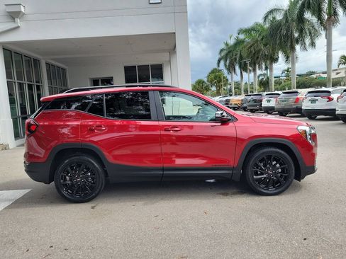 Certified 2023 GMC Terrain SLE w/ Driver Convenience Package FWD image 6