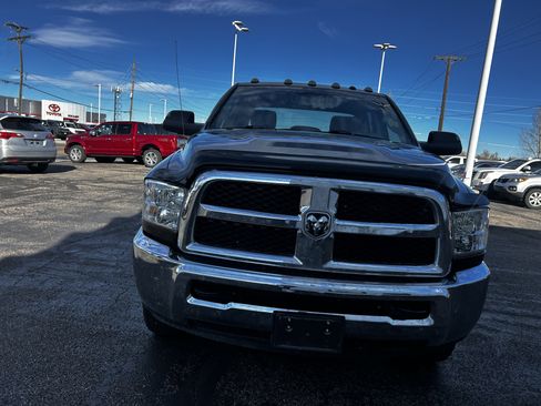 Used 2018 RAM 3500 Tradesman w/ Chrome Appearance Group image 8