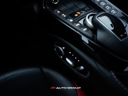 Used 2019 Aston Martin V8 Vantage Coupe RWD image 24