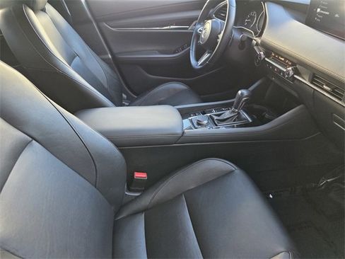 Used 2020 MAZDA MAZDA3 Premium image 15