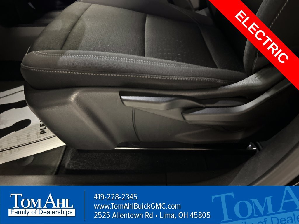 Used 2025 Chevrolet Equinox EV LT FWD image 11