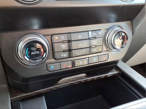 Used 2020 Ford F150 Limited w/ Trailer Tow Package image 9