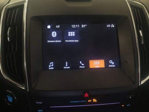 Used 2019 Ford Edge Titanium image 25