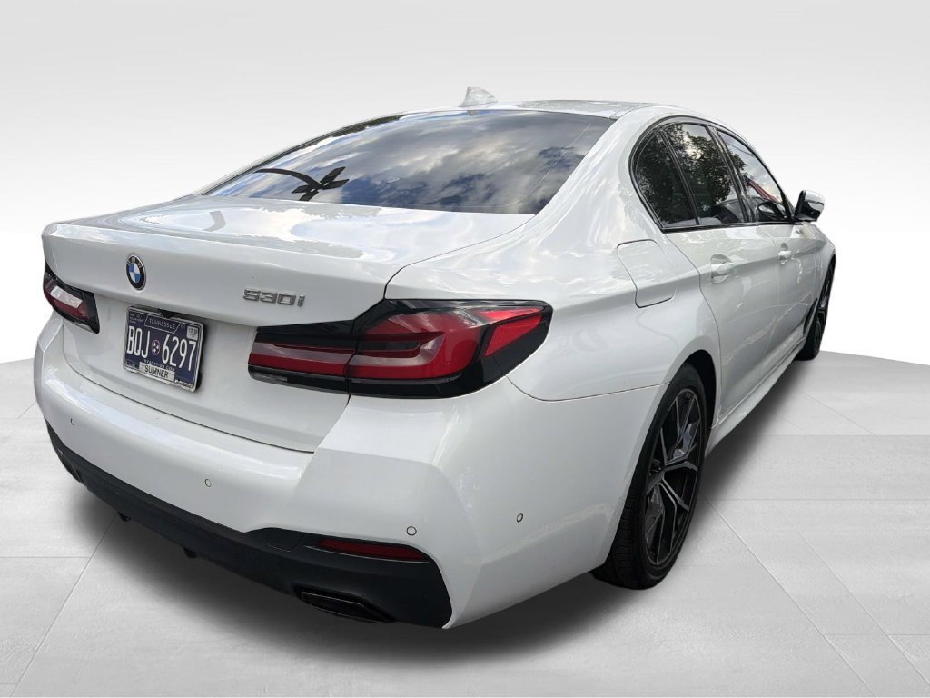 Used 2021 BMW 530i w/ M Sport Package RWD image 5