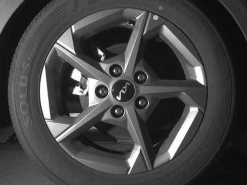 Used 2025 Kia K4 LXS image 15