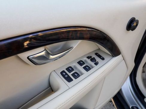 Used 2016 Volvo XC70 T5 Platinum image 36