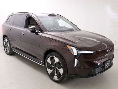 Certified 2025 Volvo EX90 Ultra AWD/4WD image 4